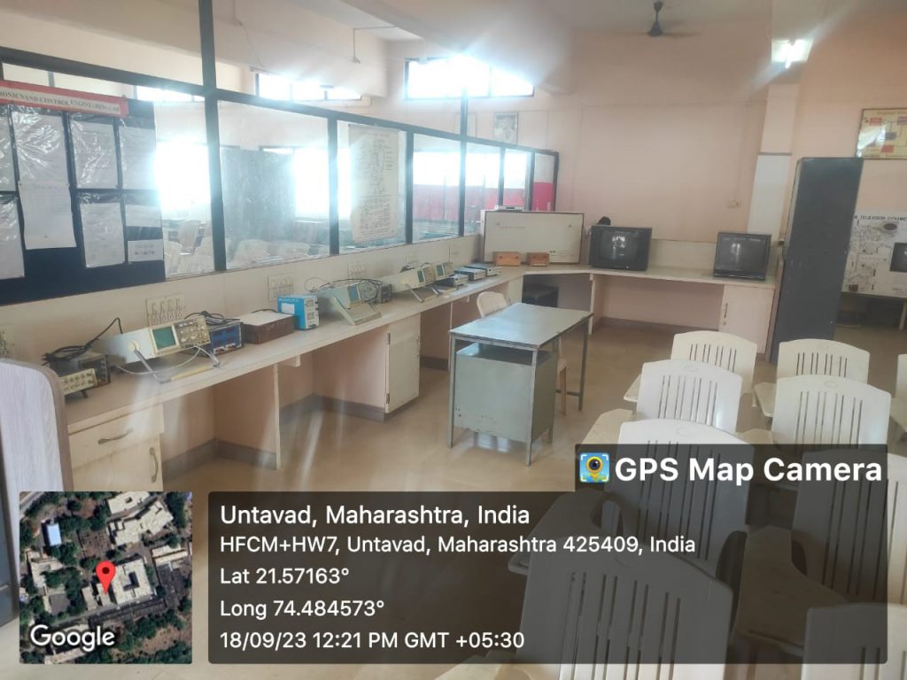 Electronics laboratory with instrument stations